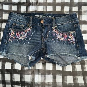 AMERICAN EAGLE SHORTS SIZE 0 EUC